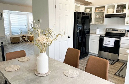 West Valley City House | Cute/Cozy 4-bedroom house West Valley City with games area