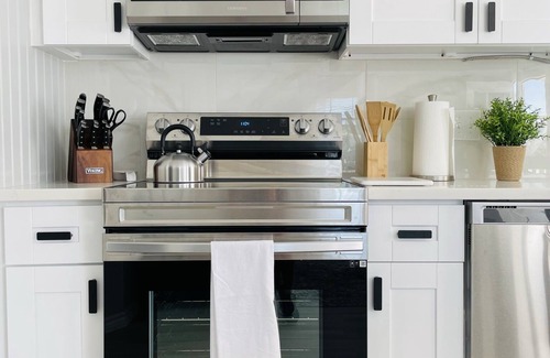 Surfside Beach Cottage | Cute, Cozy and Clean cottage by the Sea!