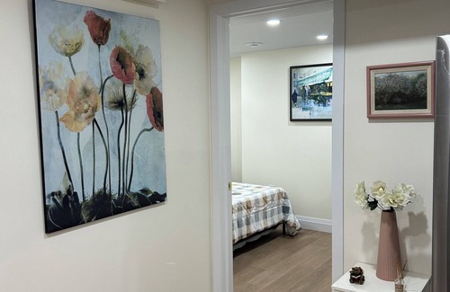 Lisgar Apartment | Cute & Cozy Basement Unit