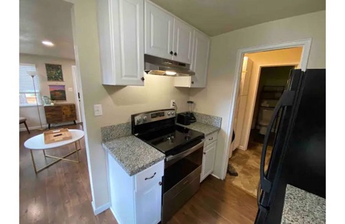 Grants Pass House | Cute Home with fully fenced yard Hot Tub and Fire Pit.