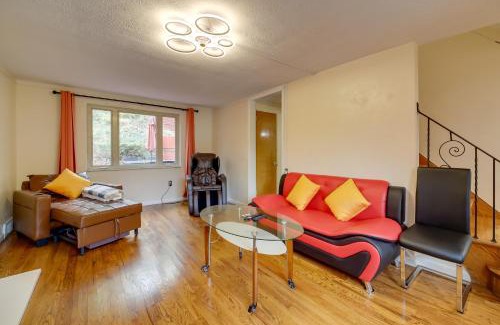 Mount Lebanon House | Cute Home with Patio about 7 Mi to Dtwn Pittsburgh