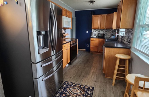 Southeast Salem House | Cute House Near Bush Park, Close to Hospital & Willamette University