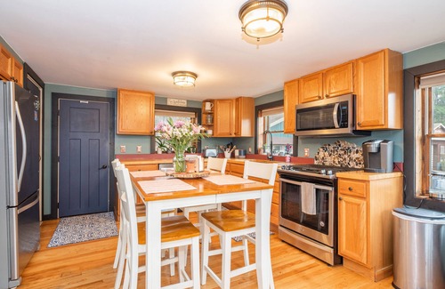 Walloon Lake Cabin | Cute Log Cabin! Summer Dates Open! Hot Tub! Walloon Lake Beach! Waterpark!