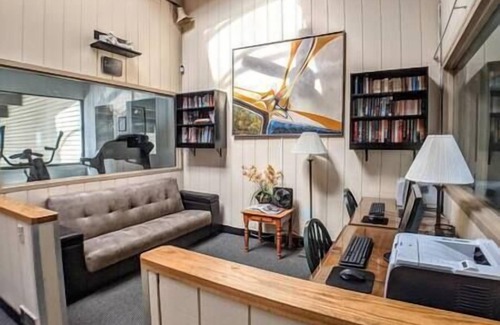 Weirs Beach Apartment | Cute Lower Level Cedar Lodge Room with Balcony & Lake Views!