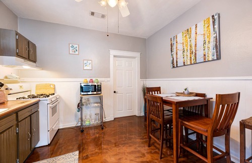 Audubon House | Cute Magazine Street Shotgun, Family friendly, Walk to Audubon Park, Golf, Zoo