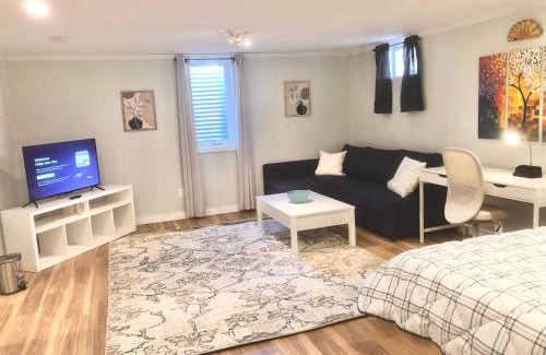 Keewaydin Apartment | Cute one bedroom by Airport