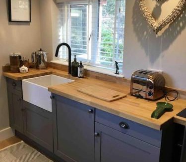 Longhope House | Cute studio cottage. Wood burner. Amazing views