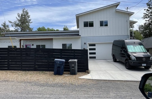 Larkspur Apartment | Cutest 1 bedroom loft apartment close to downtown!