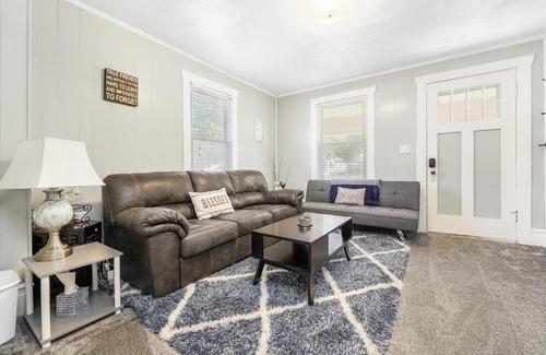 Sugar House House | Cutest Nibley Park Bungalow