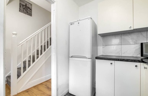 Coventry House | CV1|Exclusive Home |Free Parking