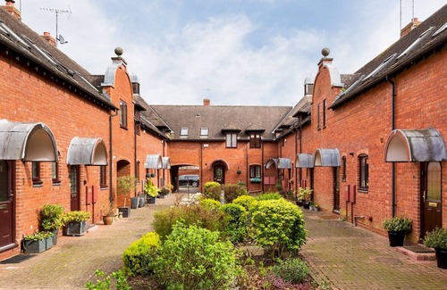 Leamington Spa House | CV32 6PX 11 Grange Mews Leamington Spa · Spacious & Comfortable 3Bed, Leamington Spa | Pass The Keys