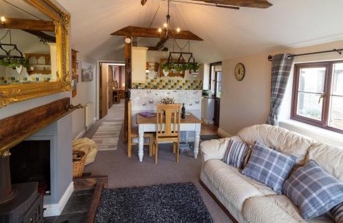 Builth Wells House | Cwm Derw Cottage