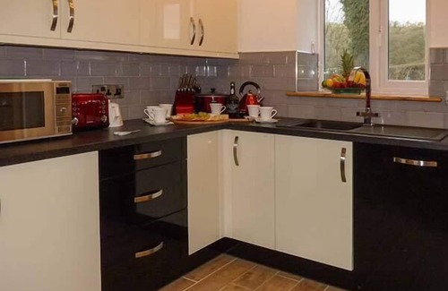 Llandrindod Wells House | CWMCELYN, family friendly, luxury holiday cottage in Rhayader