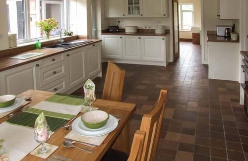 Knighton Cottage | CWMGILLA FARM, pet friendly, luxury holiday cottage in Knighton