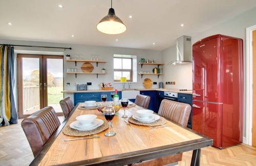 Llanllyfni House | Cwrt y Llyn - Two Bedroom House, Sleeps 4