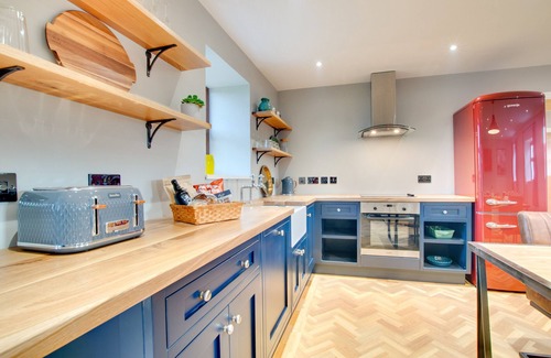 Llanllyfni House | Cwrt y Llyn - Two Bedroom House, Sleeps 4