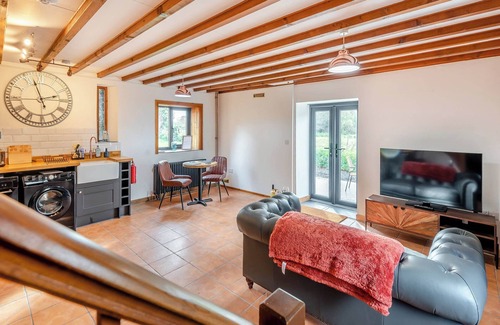 Cribyn Cottage | Cwtch Honey - UK49792