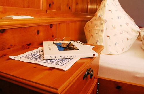 Silbertal Apartment | Cyclamen Room 3 - Hotel-Pension Faneskla * * * Apartments