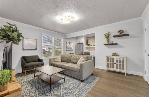 College Station Apartment | Cypress-1st floor, King Beds&Near Texas A&M