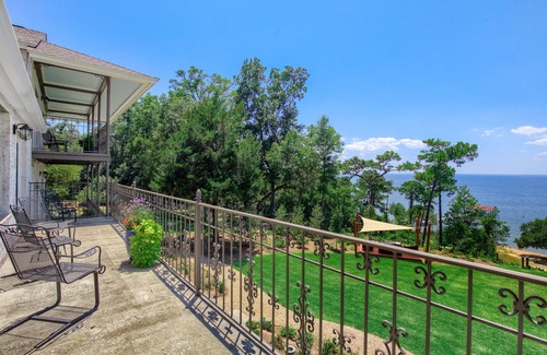 Fairhope Apartment | Cypress at Jubilee Suites Bed & Breakfast. 1K/1Q/1B