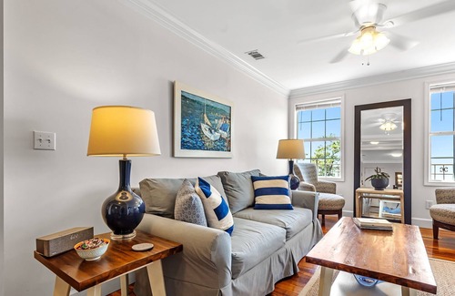 Fairhope Apartment | Cypress at Jubilee Suites Bed & Breakfast. 1K/1Q/1B