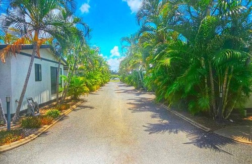 Emerald House | Cypress Caravan Stay