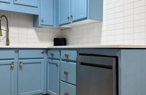 Newburgh Apartment | Cypress Suites 7A - KING 2BD/1BA Apt in Newburgh