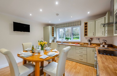 Llanelltyd House | Cysgod y Coed - Three Bedroom House, Sleeps 6