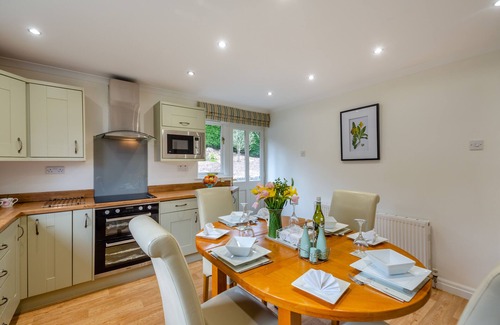 Llanelltyd House | Cysgod y Coed - Three Bedroom House, Sleeps 6