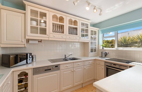 Saundersfoot House | Cystanog Fach - Sea Views, Balcony and Terrace
