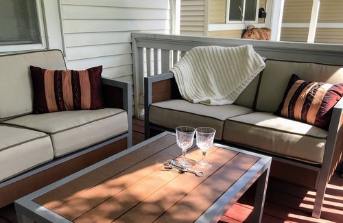 Southwest Area House | Czech Village Bungalow, Close to Downtown and New Bo Area, King Bed!