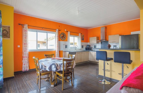 Sainte-Suzanne House | Découvrez L'oiseau de Paradis