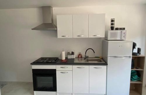 Hannonville-sous-les-Cotes Apartment | Détente sous les Côtes baignoire balnéo
