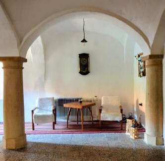 Broumov House | Dům u Kříže