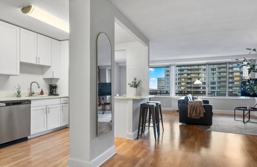 Crystal City Apartment | D.C. Luxury perfect for families, professionals