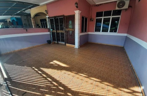 Kampung Titian Pendek House | D'LAILA HOMESTAY