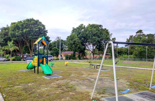 Ayer Molek House | D'Luna Homestay Melaka Fully Aircond