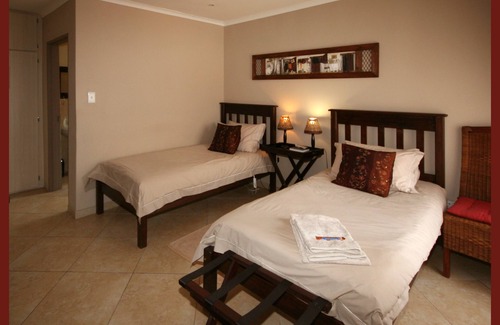 Secunda Bed & Breakfast | d Vine Guest House