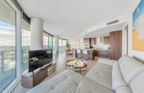 Central Condo | D10 - 2 Bedroom in Yaletown