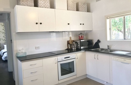 St. Albans House | D113 magnificent Marsden Garden City Stay