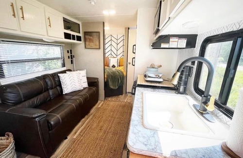Dripping Springs House | D6 Stargazer RV: Hike/Swim/Yoga