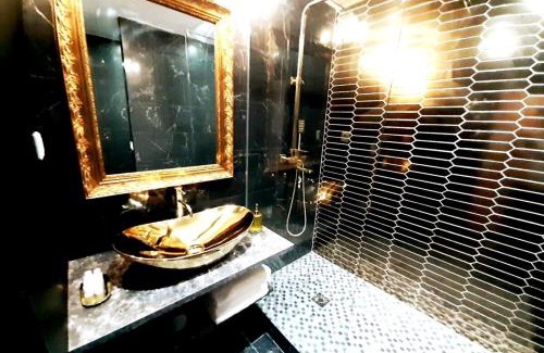Quartier de Rochechouart Apartment | Da Vinci Apartment Paris Montmartre AirCon