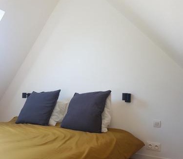 La Croix-Hellean Apartment | Dacoté Duplex