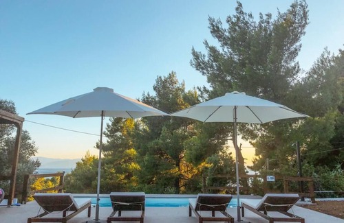 Paradise Beach Villa | Dafnihousegreece.com
