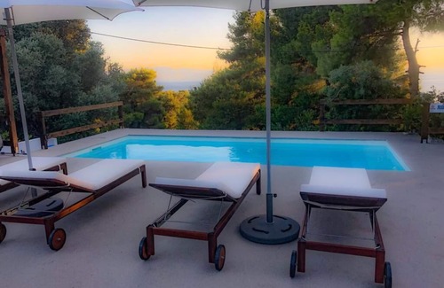 Paradise Beach Villa | Dafnihousegreece.com