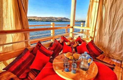Luxor House | Dahabiya Nile Sailing
