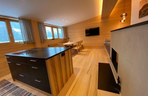 Schroecken Apartment | Dahoam - neue Ferienwohnung mit Kamin und Sauna