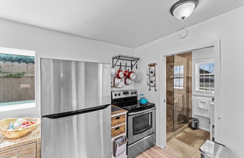 Jefferson Park House | Dainty Tucson Cottage Near University of Arizona