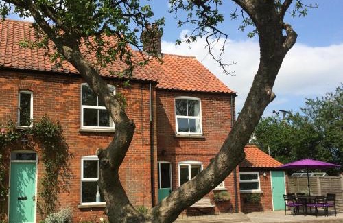 Sea Palling House | Dairy Barns Holiday Cottages