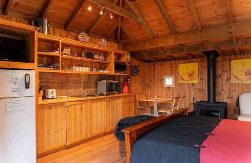 Bonnie Doon Cabin | Daisy Hill Lodge Bonnie Doon The Boat House